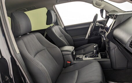 Toyota Land Cruiser Prado 150 рестайлинг 2, 2019 год, 4 255 000 рублей, 10 фотография