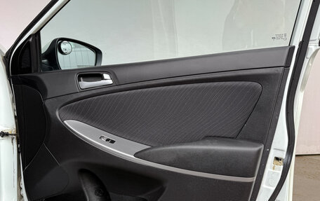 Hyundai Solaris II рестайлинг, 2015 год, 950 000 рублей, 22 фотография