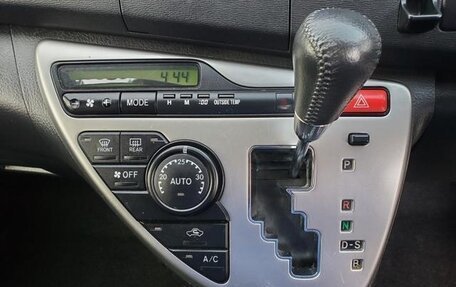Toyota ISis I, 2017 год, 1 400 000 рублей, 15 фотография