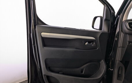 Peugeot Traveller I, 2021 год, 2 695 000 рублей, 19 фотография