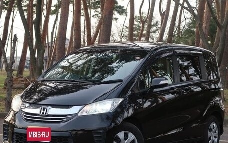 Honda Freed I, 2014 год, 800 000 рублей, 1 фотография