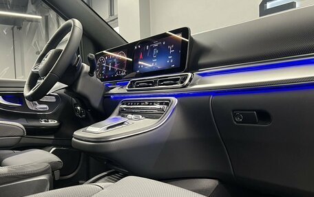 Mercedes-Benz V-Класс, 2024 год, 14 800 000 рублей, 30 фотография