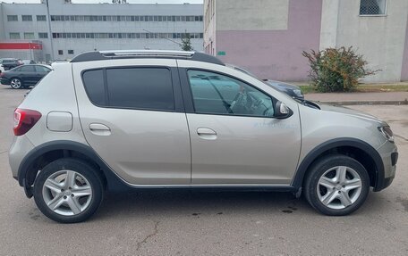 Renault Sandero II рестайлинг, 2017 год, 1 000 000 рублей, 2 фотография