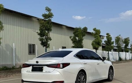 Lexus ES VII, 2022 год, 3 540 000 рублей, 6 фотография