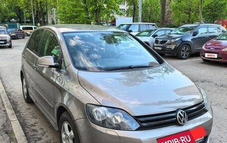 Volkswagen Golf Plus II, 2011 год, 700 000 рублей, 2 фотография