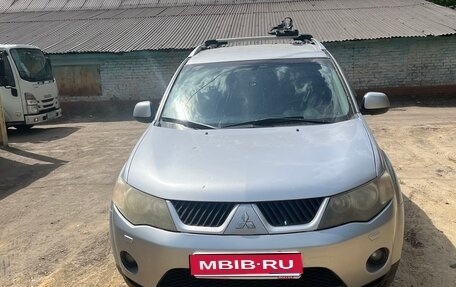 Mitsubishi Outlander III рестайлинг 3, 2008 год, 870 000 рублей, 1 фотография