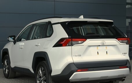 Toyota RAV4, 2024 год, 4 190 000 рублей, 4 фотография