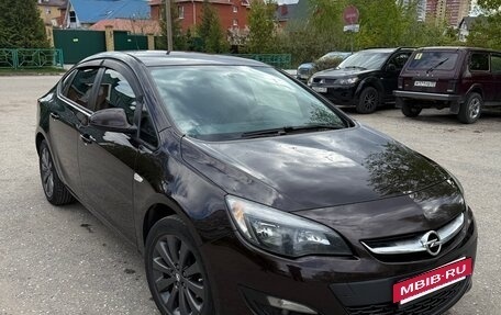 Opel Astra J, 2014 год, 890 000 рублей, 2 фотография