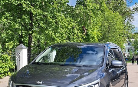 KIA Carnival III, 2017 год, 2 600 000 рублей, 1 фотография