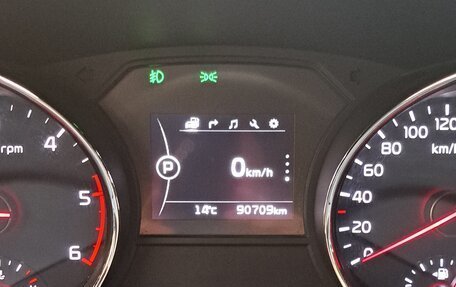 KIA Carnival III, 2017 год, 2 600 000 рублей, 23 фотография