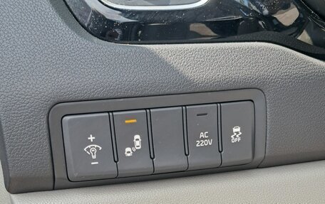 KIA Carnival III, 2017 год, 2 600 000 рублей, 28 фотография