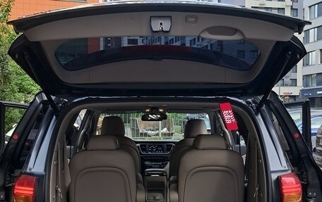 KIA Carnival III, 2017 год, 2 600 000 рублей, 14 фотография