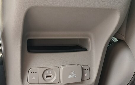 KIA Carnival III, 2017 год, 2 600 000 рублей, 35 фотография