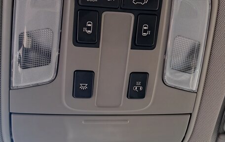 KIA Carnival III, 2017 год, 2 600 000 рублей, 36 фотография