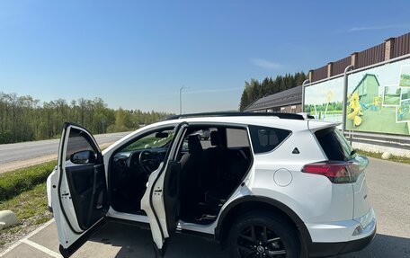 Toyota RAV4, 2019 год, 2 790 000 рублей, 6 фотография