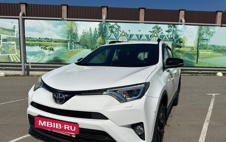 Toyota RAV4, 2019 год, 2 790 000 рублей, 3 фотография