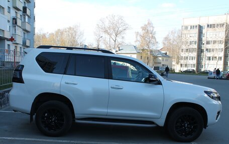 Toyota Land Cruiser Prado 150 рестайлинг 2, 2023 год, 8 200 000 рублей, 7 фотография