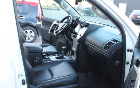 Toyota Land Cruiser Prado 150 рестайлинг 2, 2023 год, 8 200 000 рублей, 10 фотография