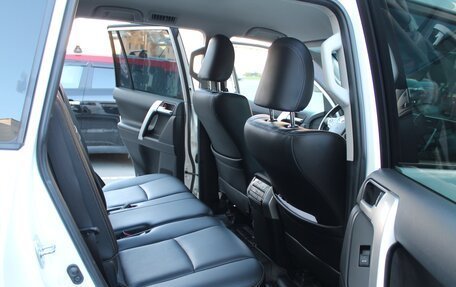 Toyota Land Cruiser Prado 150 рестайлинг 2, 2023 год, 8 200 000 рублей, 12 фотография