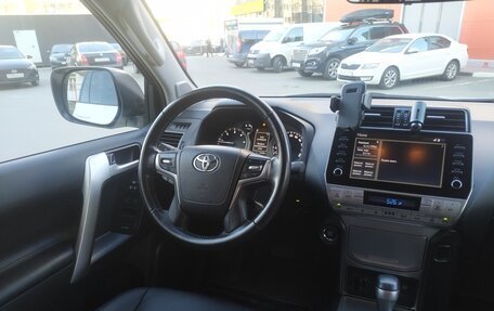 Toyota Land Cruiser Prado 150 рестайлинг 2, 2023 год, 8 200 000 рублей, 16 фотография
