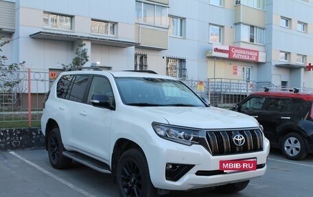 Toyota Land Cruiser Prado 150 рестайлинг 2, 2023 год, 8 200 000 рублей, 9 фотография
