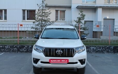 Toyota Land Cruiser Prado 150 рестайлинг 2, 2023 год, 8 200 000 рублей, 18 фотография