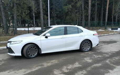 Toyota Camry, 2022 год, 3 300 000 рублей, 4 фотография
