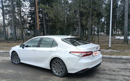 Toyota Camry, 2022 год, 3 300 000 рублей, 10 фотография
