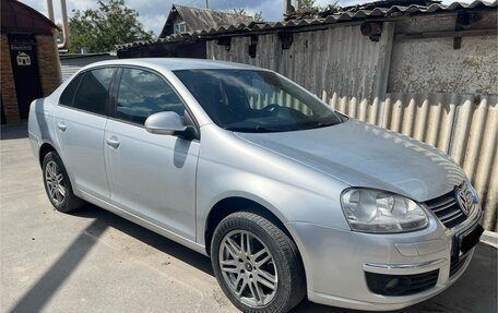 Volkswagen Jetta VI, 2010 год, 700 000 рублей, 2 фотография