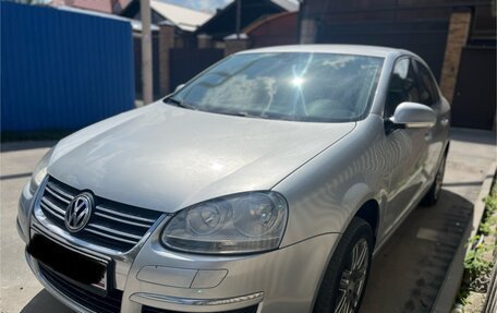 Volkswagen Jetta VI, 2010 год, 700 000 рублей, 3 фотография