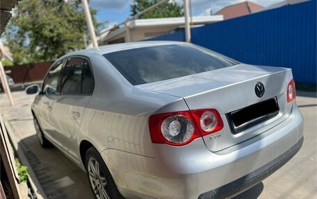 Volkswagen Jetta VI, 2010 год, 700 000 рублей, 4 фотография
