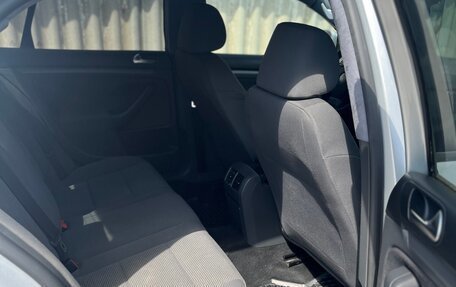 Volkswagen Jetta VI, 2010 год, 700 000 рублей, 11 фотография