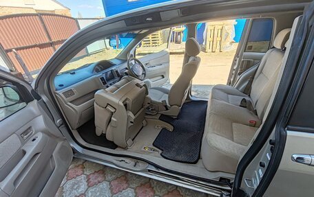 Toyota Raum II, 2004 год, 700 000 рублей, 6 фотография