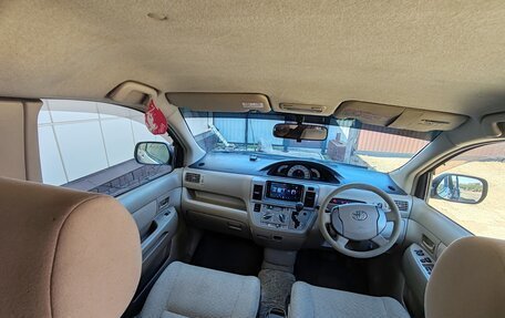 Toyota Raum II, 2004 год, 700 000 рублей, 11 фотография