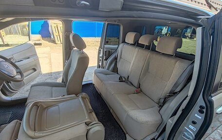 Toyota Raum II, 2004 год, 700 000 рублей, 8 фотография