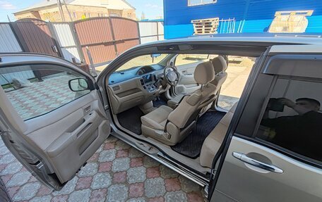 Toyota Raum II, 2004 год, 700 000 рублей, 15 фотография