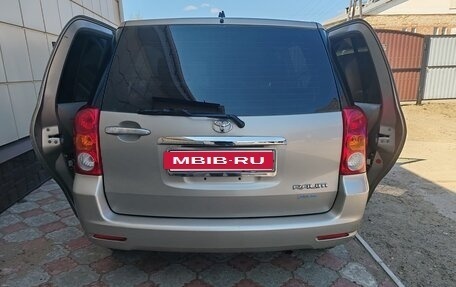 Toyota Raum II, 2004 год, 700 000 рублей, 2 фотография