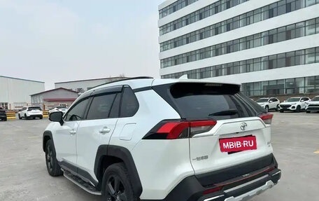 Toyota RAV4, 2022 год, 2 570 000 рублей, 6 фотография