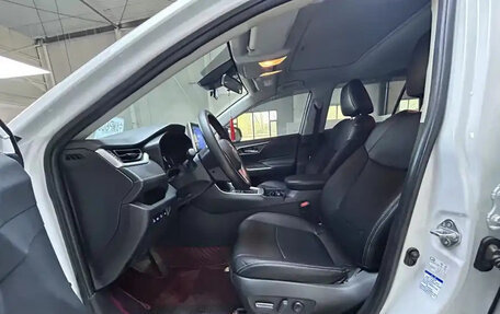 Toyota RAV4, 2022 год, 2 570 000 рублей, 11 фотография