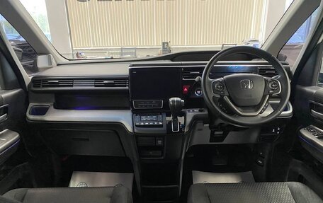 Honda Stepwgn IV, 2019 год, 2 150 000 рублей, 8 фотография
