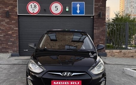 Hyundai Solaris II рестайлинг, 2012 год, 530 000 рублей, 2 фотография