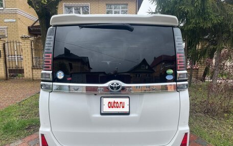 Toyota Voxy III, 2019 год, 2 300 000 рублей, 4 фотография