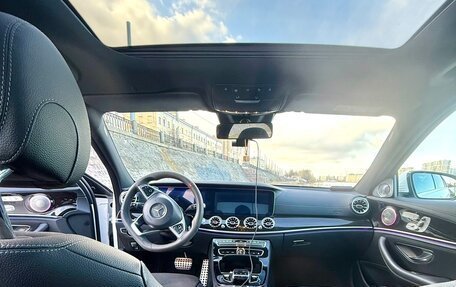 Mercedes-Benz E-Класс, 2017 год, 3 850 000 рублей, 7 фотография