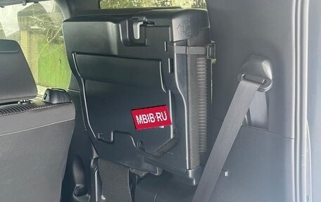 Toyota Voxy III, 2019 год, 2 300 000 рублей, 12 фотография
