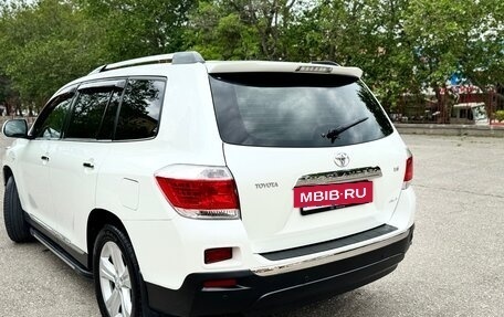 Toyota Highlander III, 2012 год, 2 450 000 рублей, 3 фотография