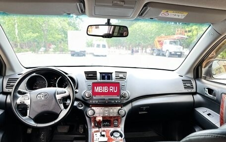Toyota Highlander III, 2012 год, 2 450 000 рублей, 8 фотография