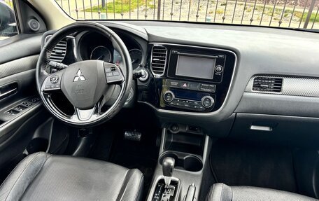 Mitsubishi Outlander III рестайлинг 3, 2015 год, 2 190 000 рублей, 7 фотография