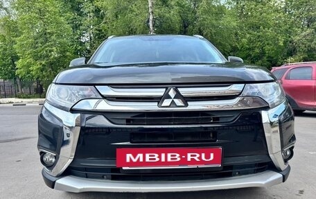 Mitsubishi Outlander III рестайлинг 3, 2015 год, 2 190 000 рублей, 2 фотография