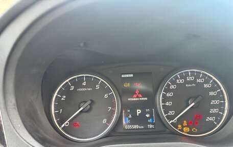 Mitsubishi Outlander III рестайлинг 3, 2015 год, 2 190 000 рублей, 8 фотография