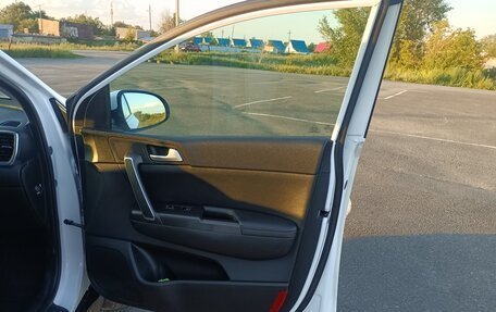 KIA Sportage IV рестайлинг, 2017 год, 1 900 000 рублей, 14 фотография